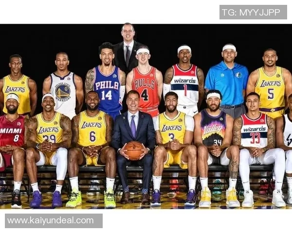 霍华德建议湖人留住卡鲁索和波普并签回考辛斯以增强夺冠实力