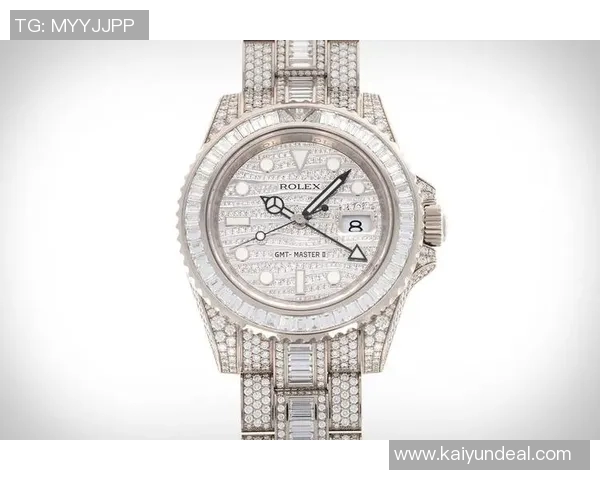 C罗专访佩戴价值110万镑手表360颗钻石闪耀引关注