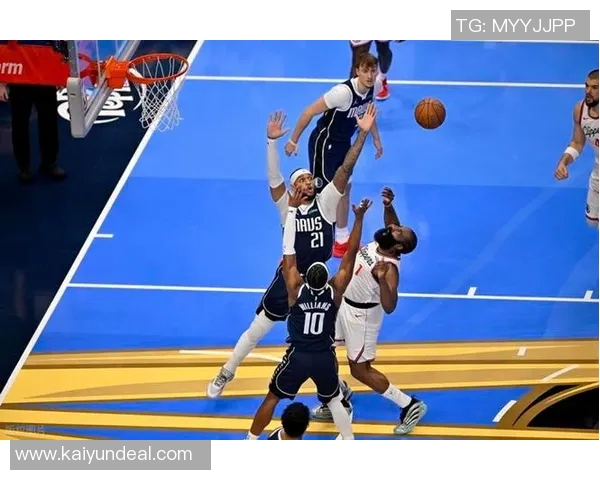 弗拉格砍下35分创个人新高哈登防守下表现出色限制登哥发挥 弗拉格砍下35分创个人新高哈登防守下表现出色限制登哥发挥