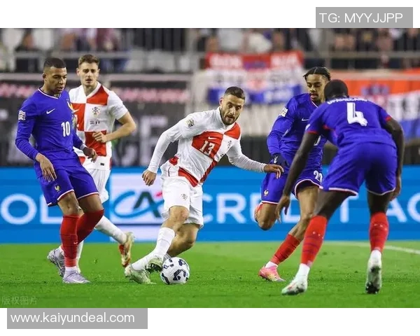 法国队首发预测：姆巴佩领衔锋线埃基蒂克与萨利巴等人出战